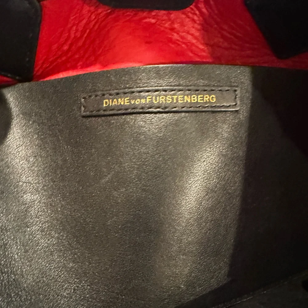 DIANE VON FURSTENBERG Leather Tote – Black with Red interior/gold tone hardware - Picture 15 of 15